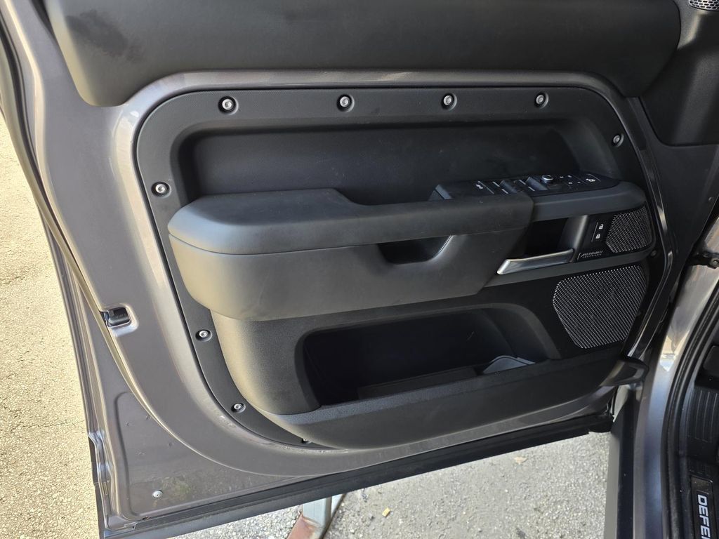 Used 2020 Land Rover Defender 110 X AWD/4WD image 41