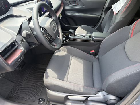 New 2026 Toyota Prius Plug-In Hybrid FWD image 9