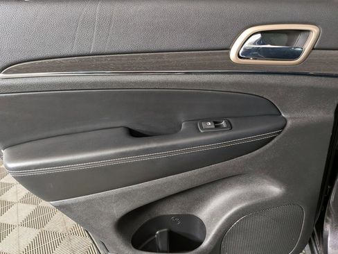 Used 2016 Jeep Grand Cherokee Limited image 35