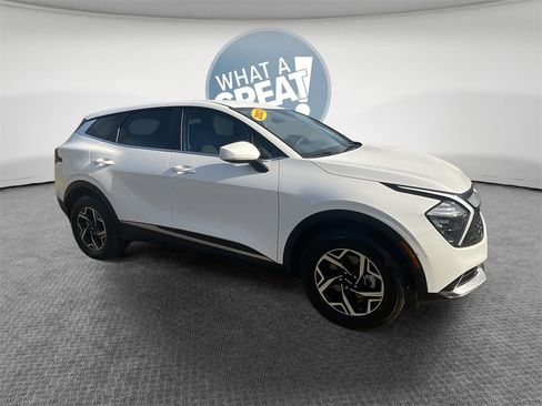 Certified 2023 Kia Sportage LX image 1