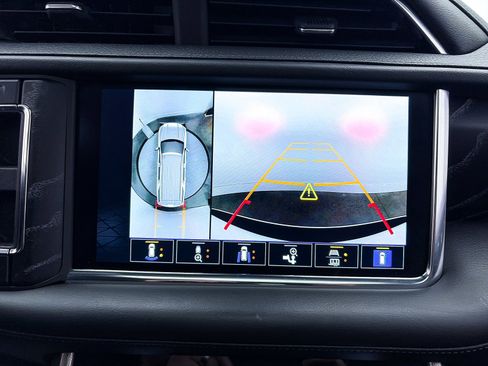 Used 2023 GMC Yukon XL Denali w/ Max Trailering Package image 10