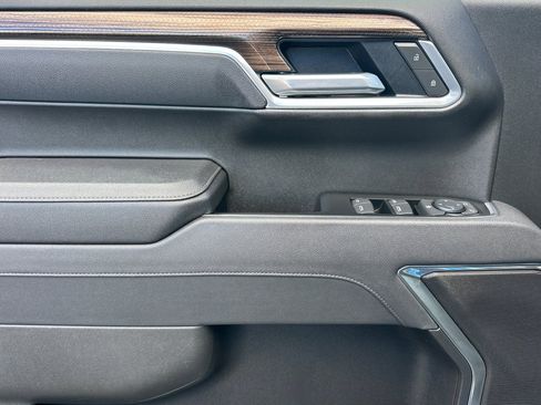 Used 2025 Chevrolet Silverado 1500 LT image 10