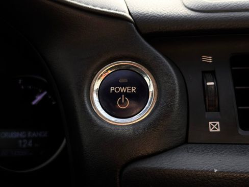 Used 2012 Lexus CT 200h Premium image 30