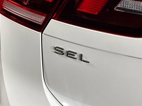 Certified 2023 Volkswagen Tiguan SEL R-Line AWD/4WD image 27