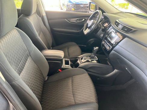 Used 2018 Nissan Rogue SV w/ Sun & Sound Touring Package AWD/4WD image 21