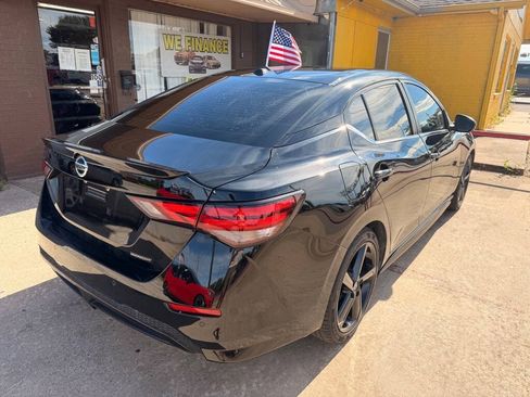 Used 2023 Nissan Sentra SR w/ Midnight Edition Package FWD image 5