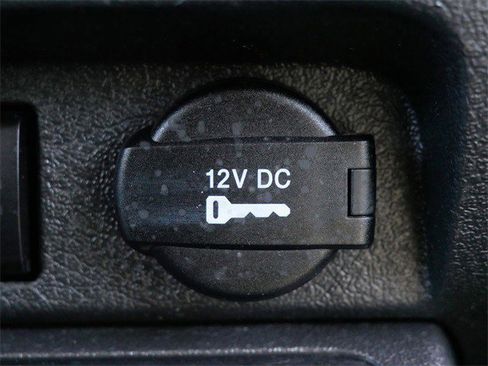 Used 2015 Jeep Patriot Latitude image 25