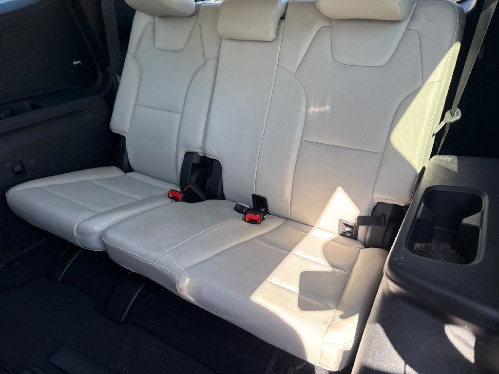 Used 2020 Kia Telluride S w/ S 8 Passenger Seating Package FWD image 17