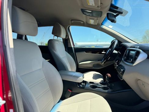 Used 2017 Kia Sorento LX w/ LX Convenience Package image 29