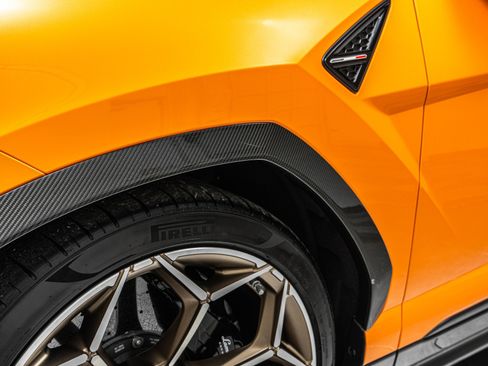 Used 2024 Lamborghini Urus Performante AWD/4WD image 39