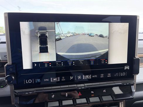 Used 2025 GMC Hummer EV 3X AWD/4WD image 29