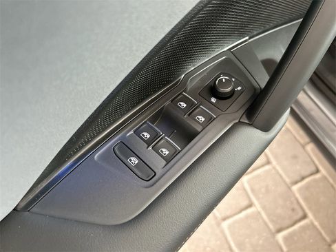 New 2026 Volkswagen Tiguan SE R-Line image 11