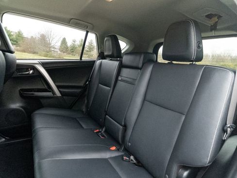 Used 2018 Toyota RAV4 Limited w/ Carpet Mat Package image 21