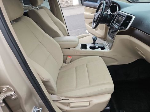 Used 2015 Jeep Grand Cherokee Laredo w/ Quick Order Package 23E image 15