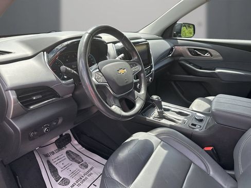 Used 2020 Chevrolet Traverse LT FWD image 14