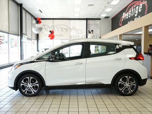 Used 2018 Chevrolet Bolt Premier w/ Driver Confidence II Package FWD image 3