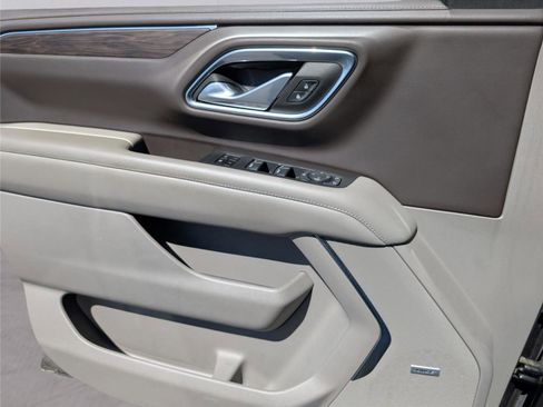 Used 2021 Chevrolet Tahoe Z71 w/ Rear Media and Nav Package image 15