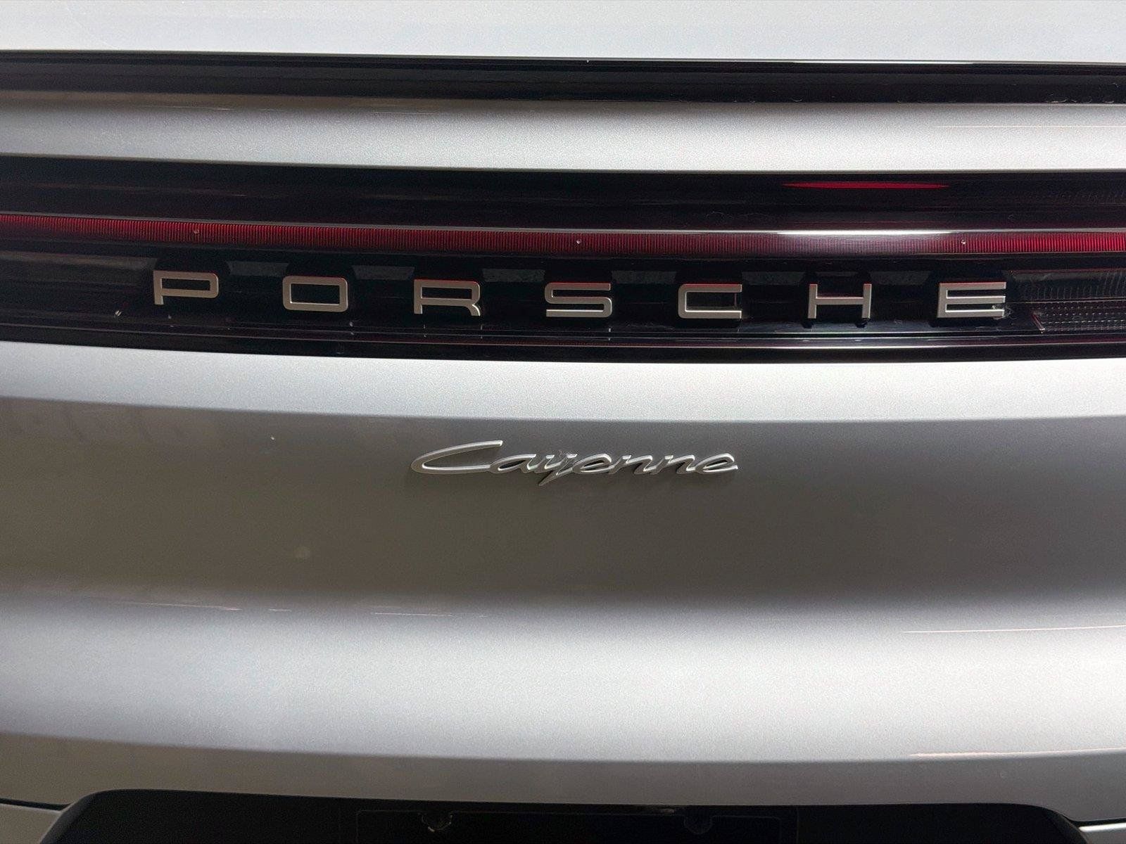 Certified 2024 Porsche Cayenne Coupe AWD/4WD image 17