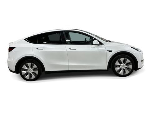 Certified 2023 Tesla Model Y Long Range AWD/4WD image 7