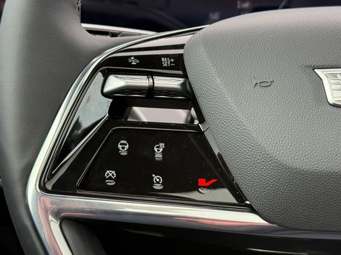 New 2026 Cadillac Vistiq Sport image 20