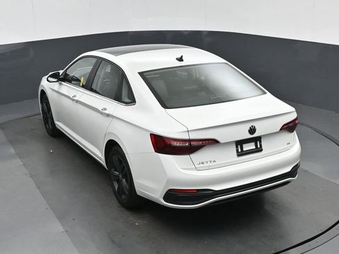 Used 2024 Volkswagen Jetta SE FWD image 57