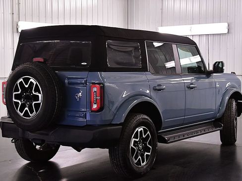 Used 2025 Ford Bronco Outer Banks AWD/4WD image 8