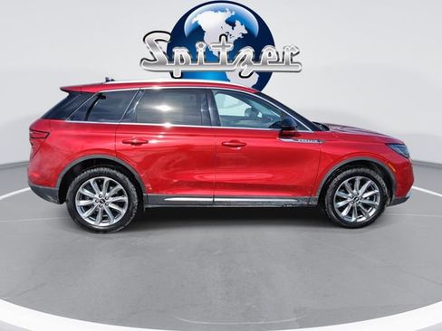 Used 2022 Lincoln Corsair AWD w/ Premium Package image 9