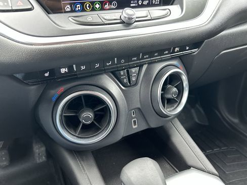 Used 2021 Chevrolet Blazer LT image 28