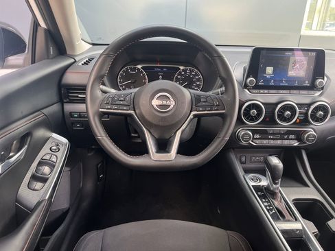 Used 2025 Nissan Sentra SR FWD image 14
