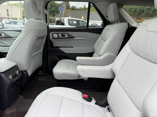 Used 2025 Ford Explorer Platinum w/ Ultimate Package AWD/4WD image 12