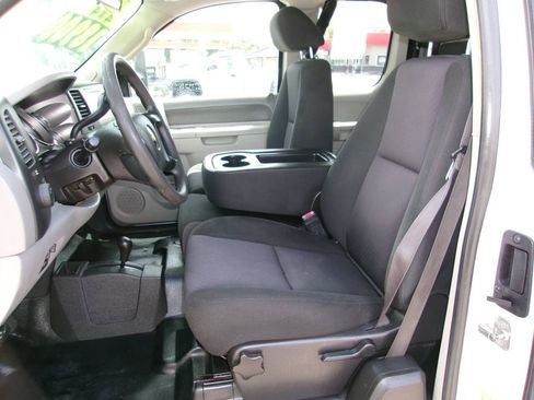 Used 2013 Chevrolet Silverado 2500 W/T AWD/4WD image 14
