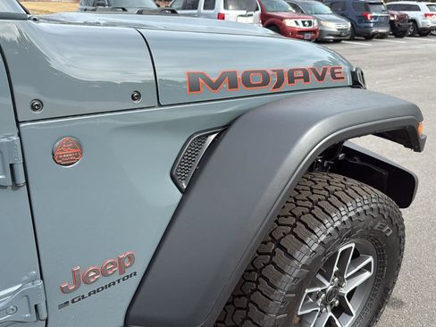 New 2025 Jeep Gladiator Mojave image 11