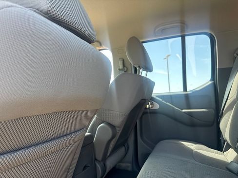 Used 2012 Nissan Frontier SV w/ SV Premium Utility Pkg RWD image 32