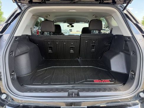 Used 2024 GMC Terrain SLE w/ Driver Convenience Package FWD image 30