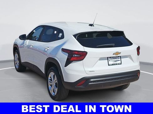 New 2026 Chevrolet Trax LS w/ Driver Confidence Package FWD image 5