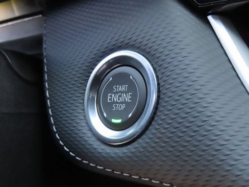 New 2026 Chevrolet Equinox LT w/ LPO, Floor Liner Package image 11