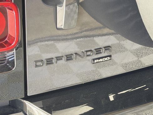 Certified 2023 Land Rover Defender 110 X-Dynamic SE image 29