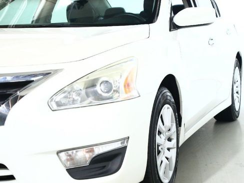 Used 2014 Nissan Altima 2.5 S image 4
