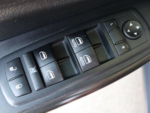 Used 2020 Jeep Cherokee Trailhawk w/ Comfort/Convenience Group AWD/4WD image 27
