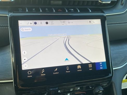 New 2025 Jeep Grand Cherokee Limited image 3