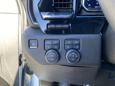 Used 2024 Chevrolet Silverado 2500 High Country w/ High Country Premium Package image 18