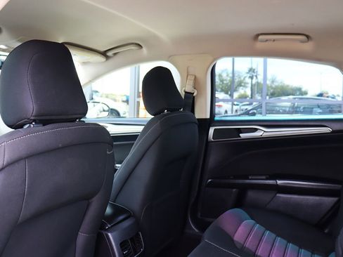 Used 2020 Ford Fusion SE image 33