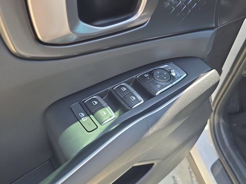New 2026 Kia Sorento LX FWD image 18