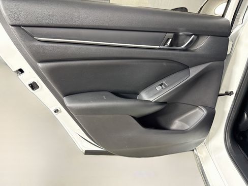 Used 2021 Honda Accord EX image 26