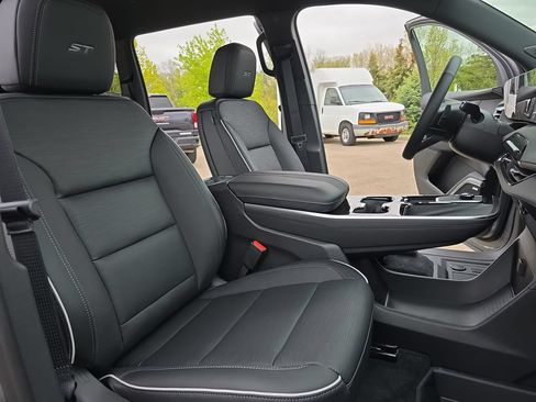 New 2026 Buick Enclave Sport Touring w/ LPO, Floor Liner Package AWD/4WD image 10