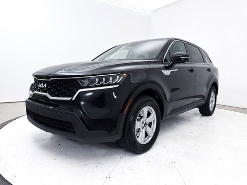 Used 2023 Kia Sorento LX image 14