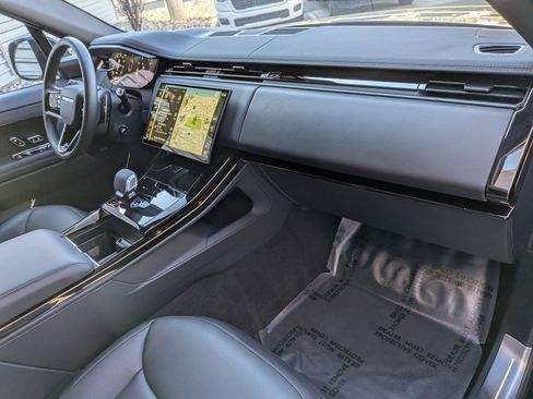 Used 2025 Land Rover Range Rover Sport Dynamic SE image 31
