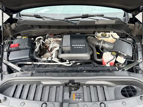 Used 2023 Chevrolet Silverado 1500 LT w/ LPO, Liner Protection Package AWD/4WD image 33