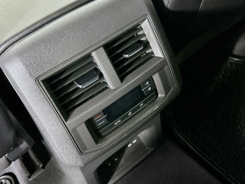 Used 2023 Volkswagen Atlas SE image 26