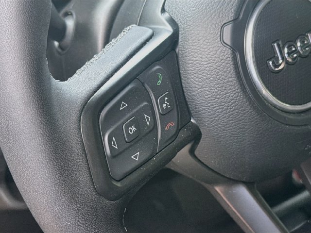 Used 2025 Jeep Wrangler Sport AWD/4WD image 10